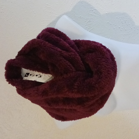 INFINITY SCARF - Picture 2 of 4